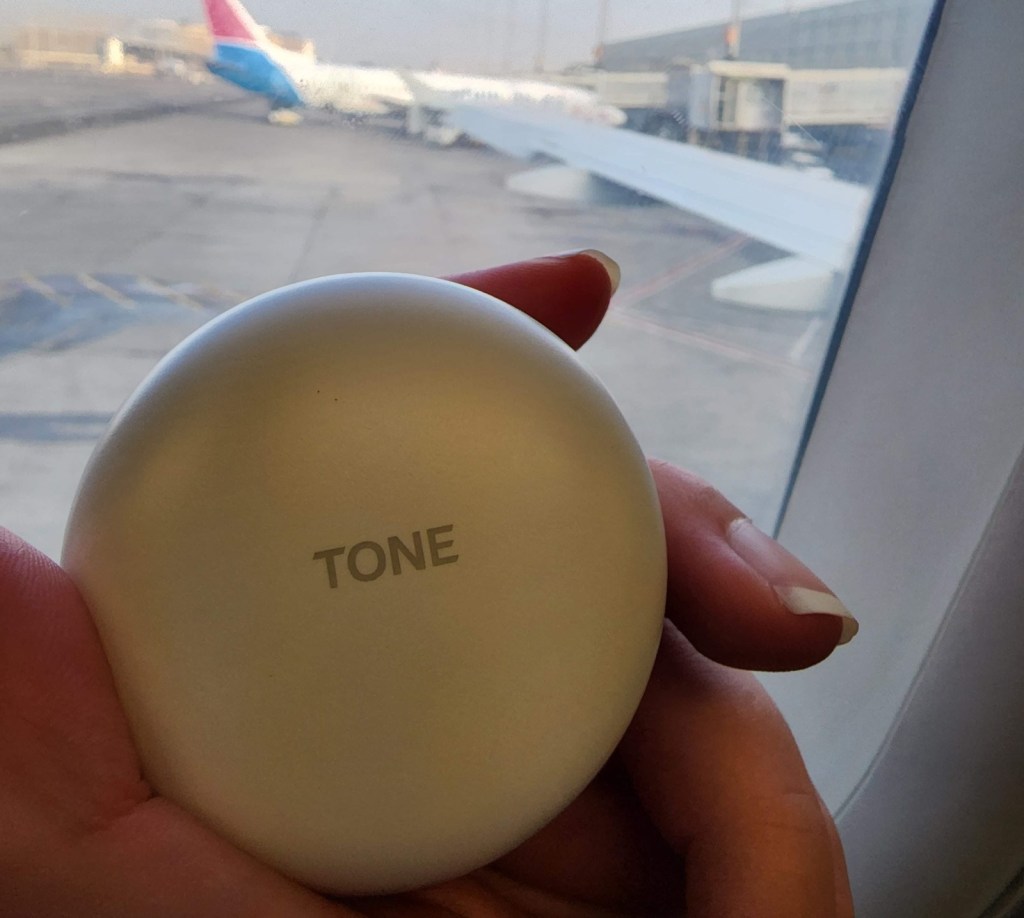 lg earphones on plane