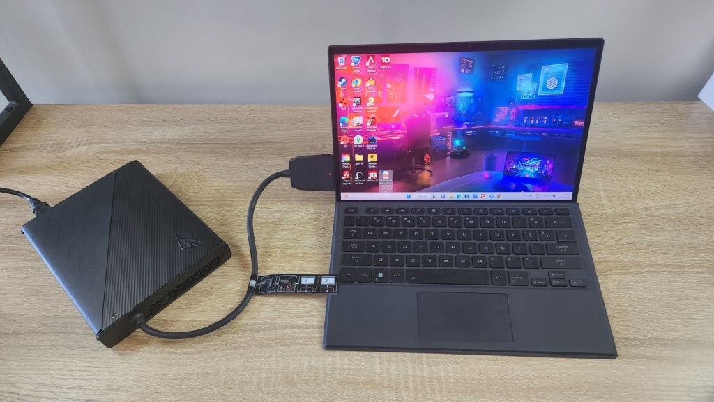 rog flow z13 attached to xg mobile