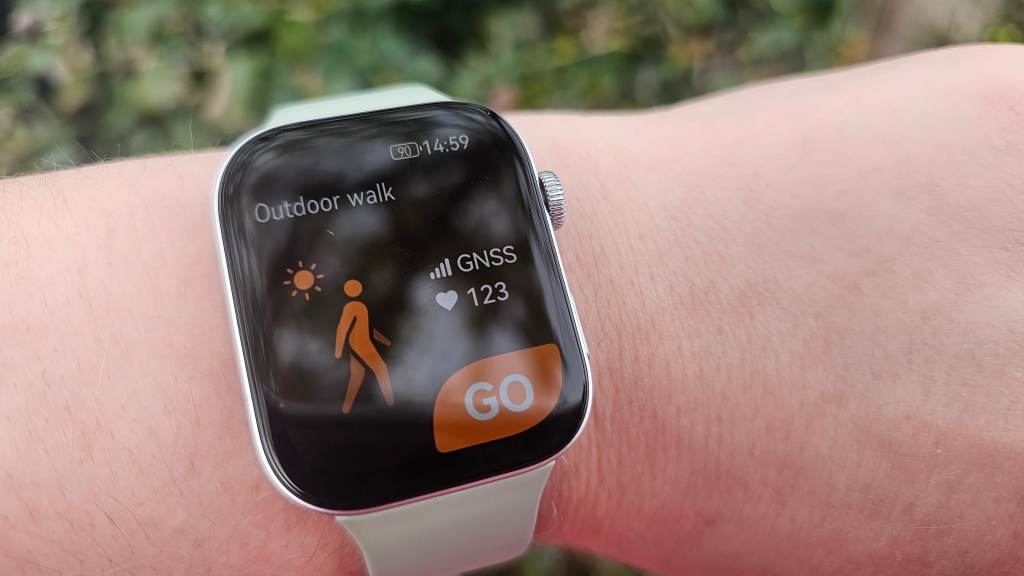 outdoor walk on huawei watch fit 3