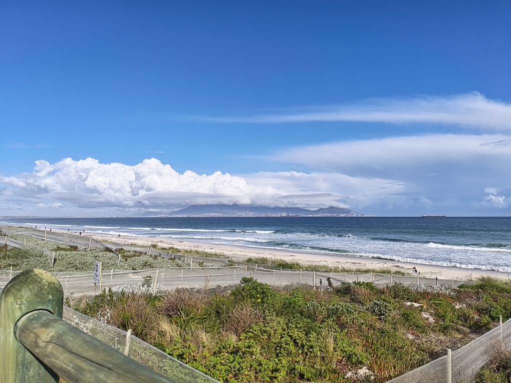high resolution image of cloudy table mountain