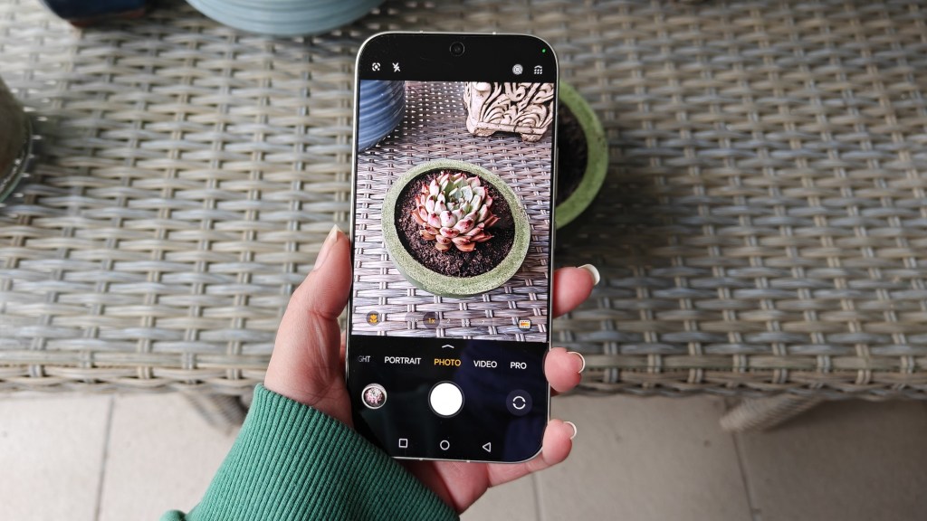the camera app on the honor 600 pro with a plant in focus