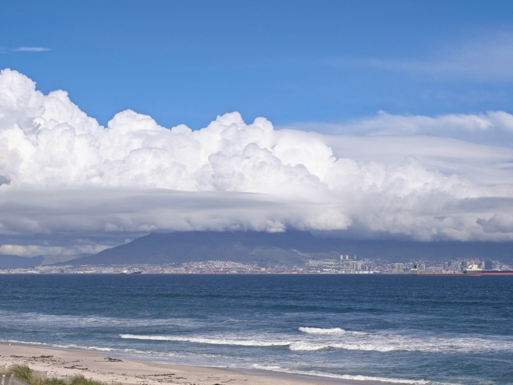 zoomed in high resolution image of table mountain